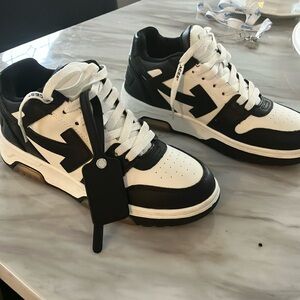 off whites black & white